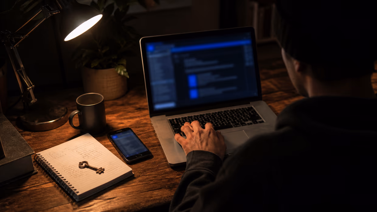 individual configuring Tor Browser at a desk